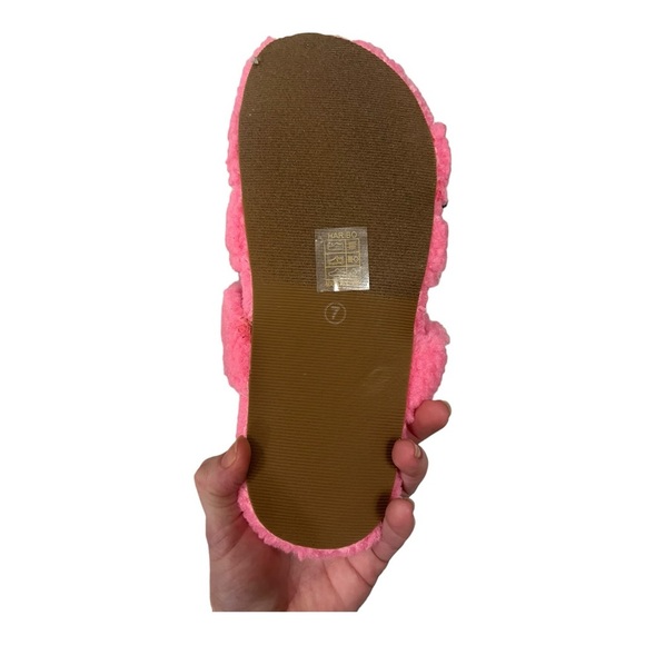 Women’s So Me Pink Slippers, Size 7. - Picture 4 of 6